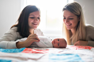 Pros and Cons of Surrogacy [How Everyone Benefits]