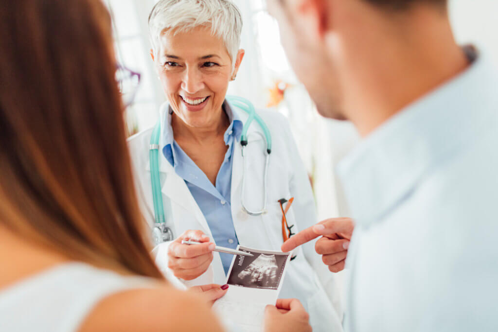 What is a Surrogacy Clinic? [What You Need to Know]